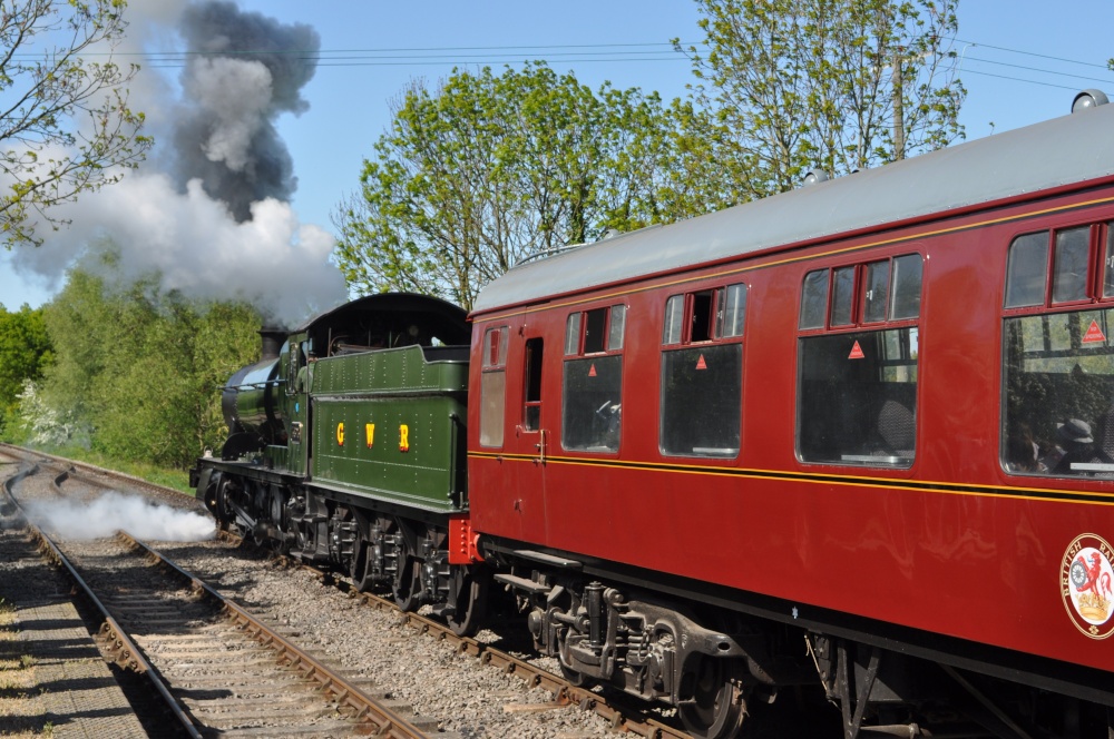 Train leaving Shenton