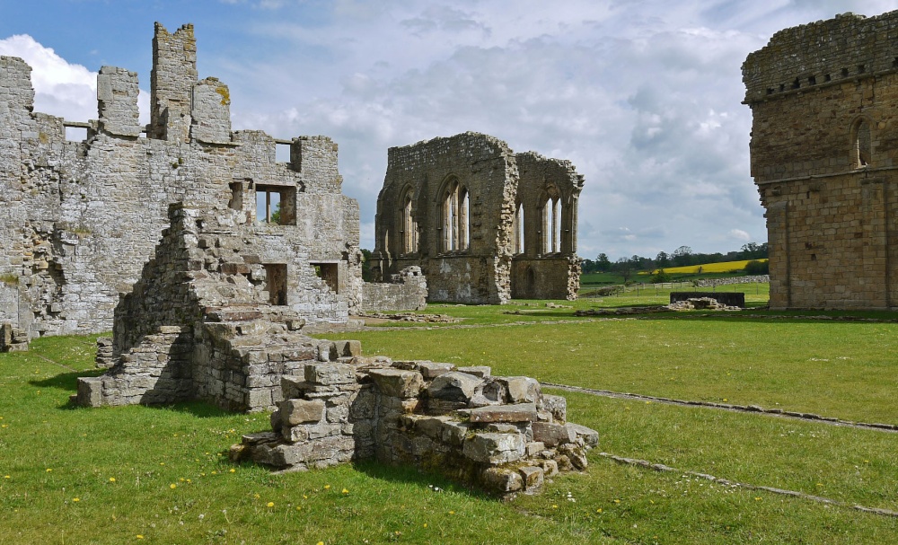 Egglestone Abbey photo by beddgellert
