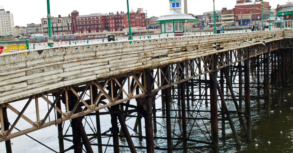 Blackpool pier...a bit tatty!