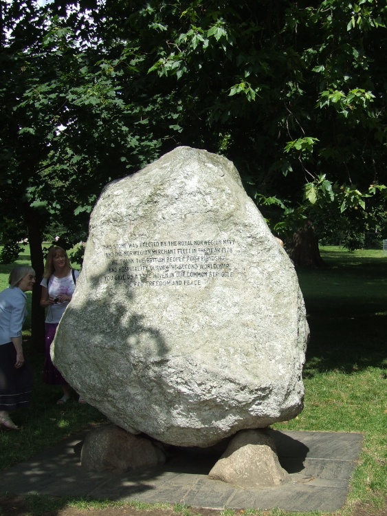 Commemoration stone