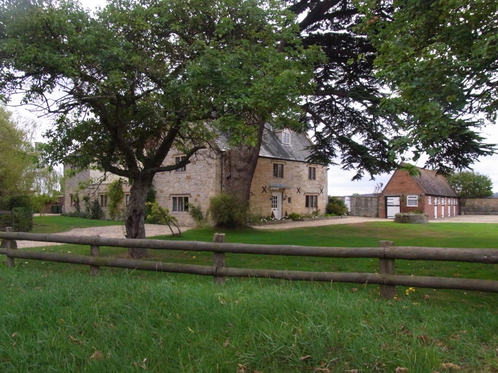Photograph of The Old Manor House, Armscote
