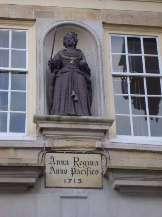 Statue of Queen Anne at the Old Guildhall building.