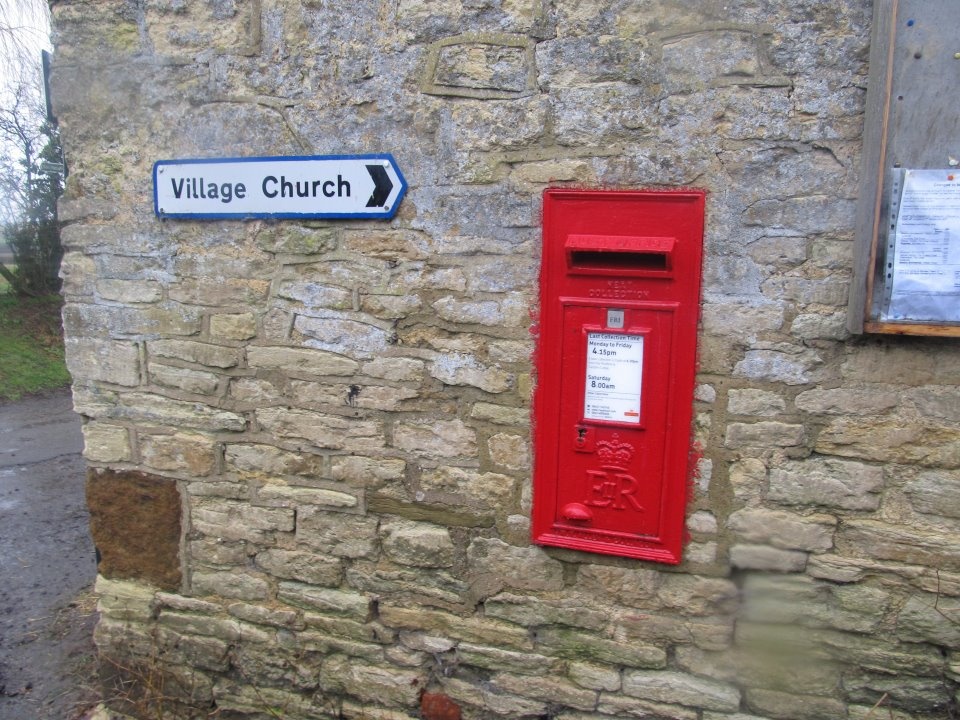NEWTON BROMSWOLD POST BOX