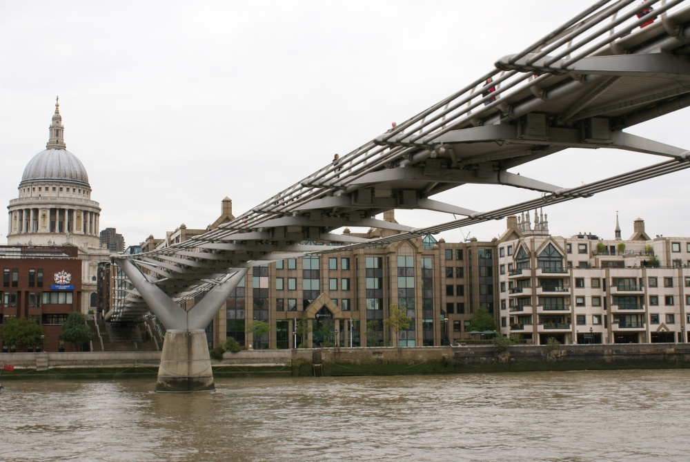 Bridge to St Paul's