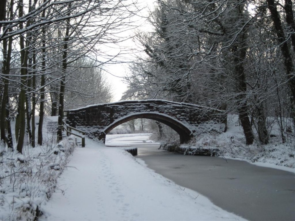 Photograph of Bridge No.33 ''Devils Hole Bridge'' on the Chesterfield Canal