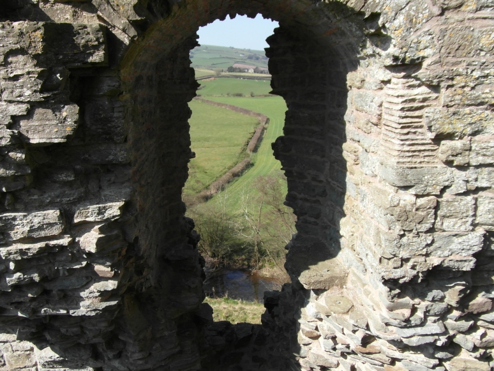 Mediaeval window scene photo by Vince Hawthorn