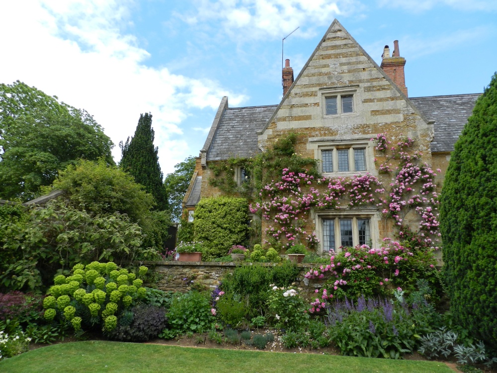 Photograph of Coton Manor Wildlife Garden