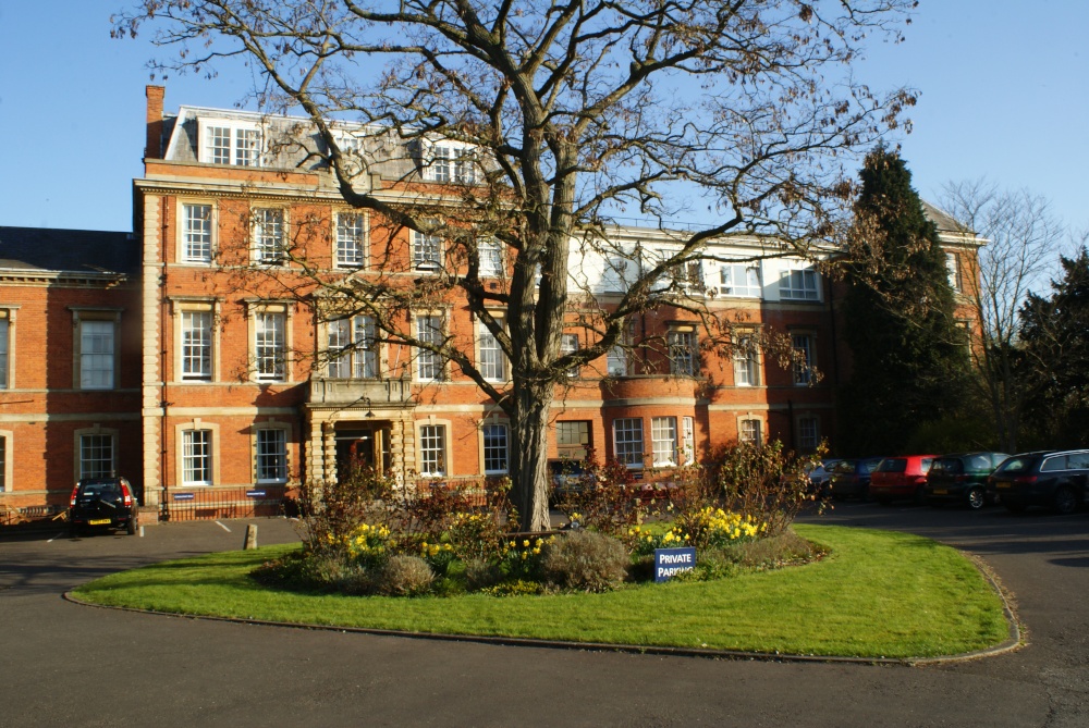 Photograph of Royal Bucks Hospital.