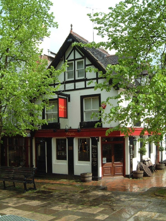 Royal Tunbridge Wells 16 May 2001