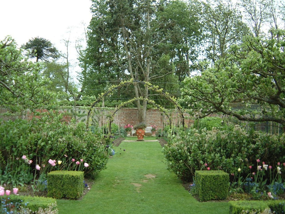 Pashley Manor Gardens, May 2001