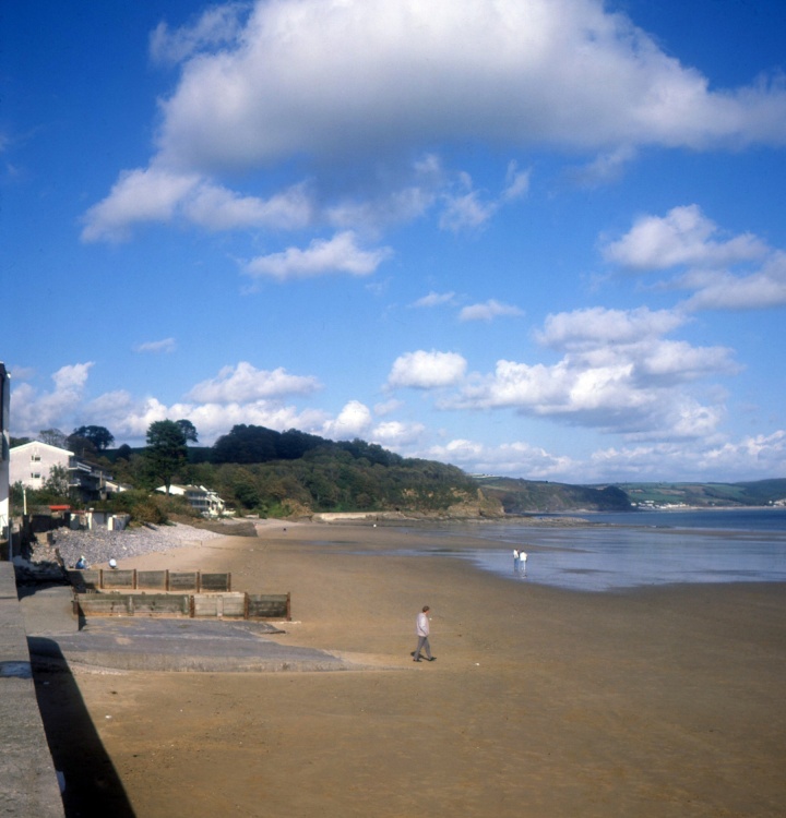 Saundersfoot beach from the harbour wall