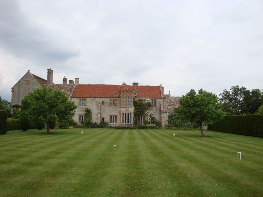Lytes Cary Manor, June 2009 photo by Cees Zeelenberg