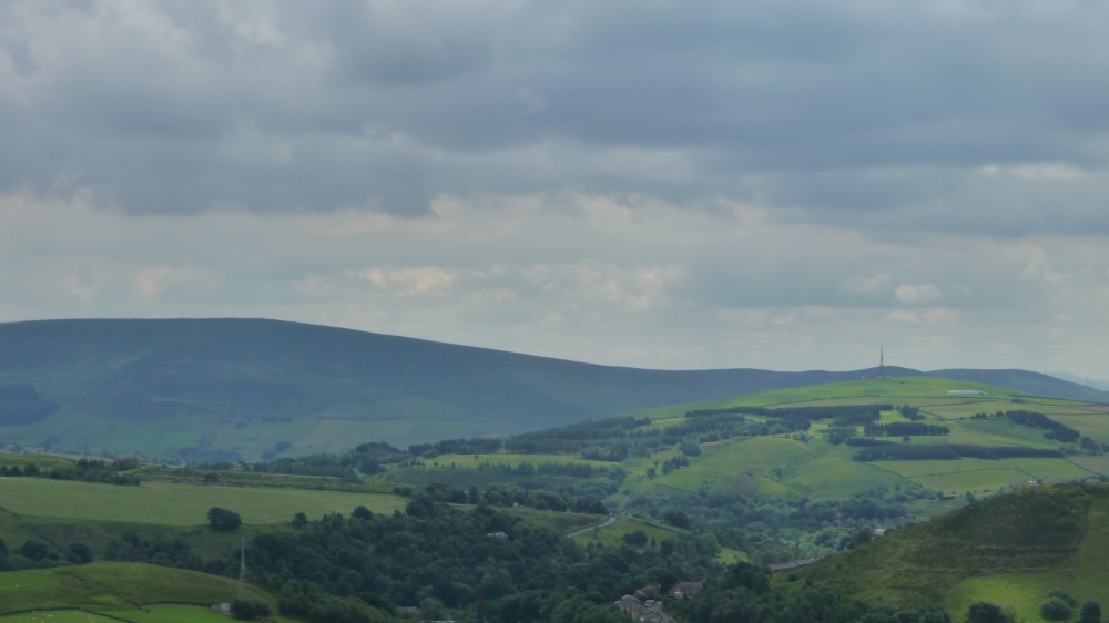 Views around St Thomas Church, Friarmere