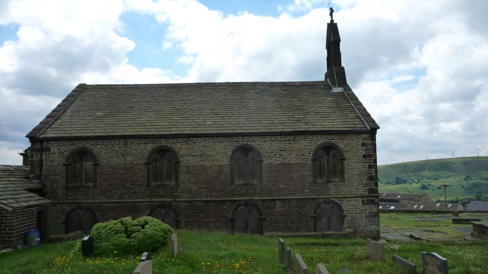 Views around St Thomas Church, Friarmere