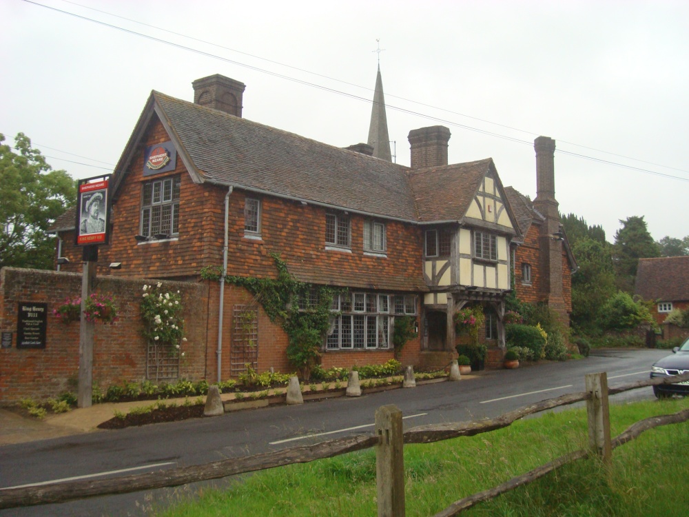 Photograph of Henry VIII Inn from Hever Road
