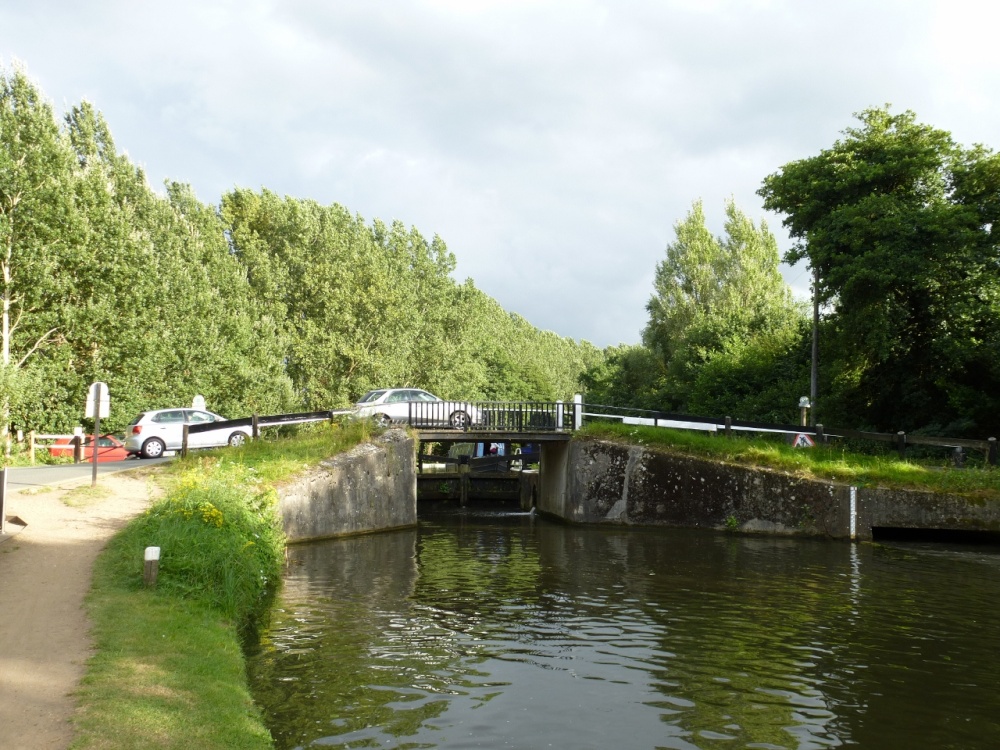 Photograph of Pyford Lock in Action
