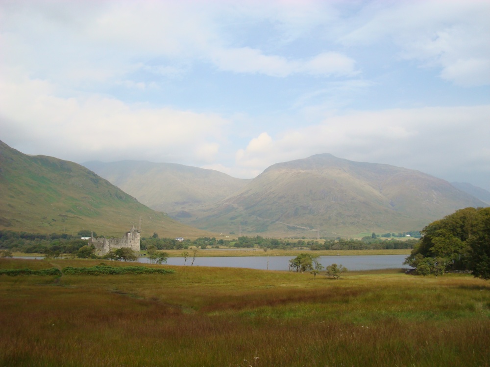 Kilchurn Castle from the A819 photo by Victor Naumenko
