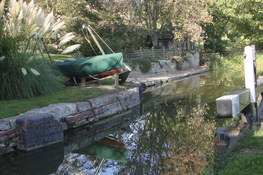 Photograph of The canal gate at Shipton on Cherwell