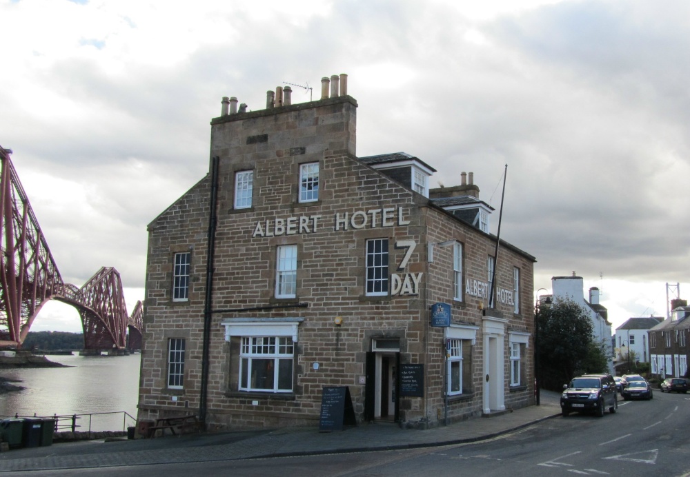 Albert Hotel
