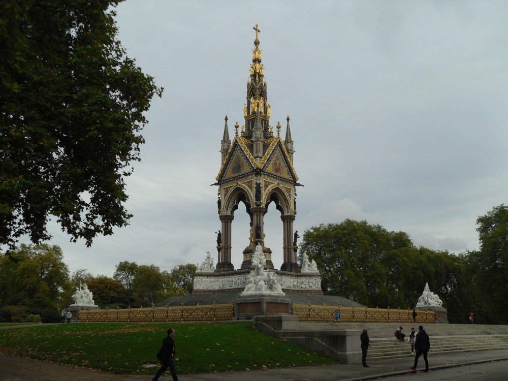 London, the Kensington park, the monument to Albert