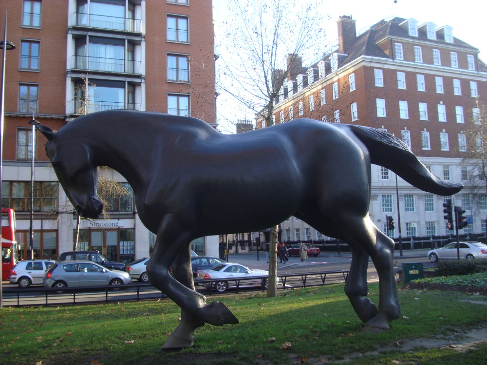 Park Lane, the Animals in War Memorial