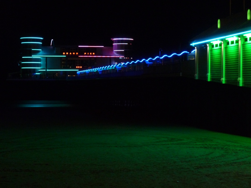 Photograph of Western Super Mare pier at night