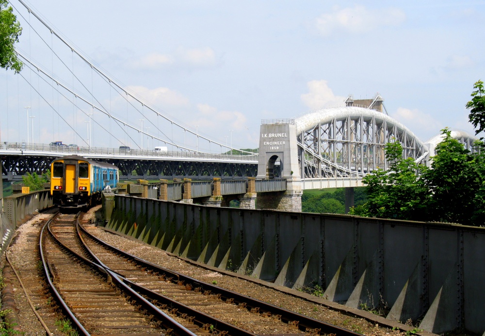Photograph of Brunels Saltash railway bridge