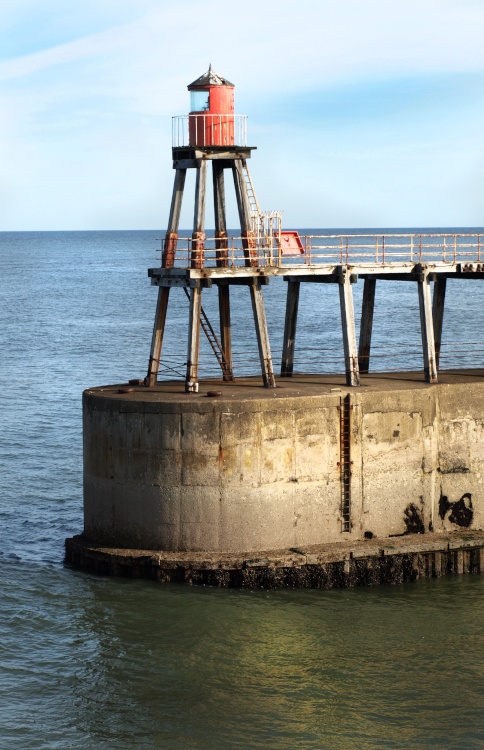 Whitby south pier