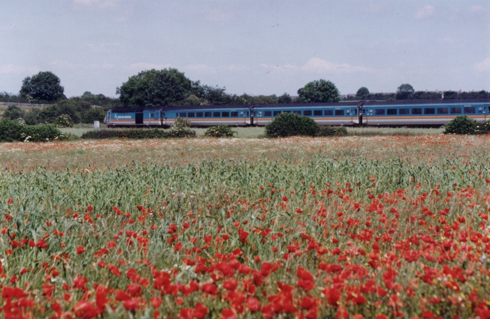 Photograph of A London to Nottingham train passes Syston