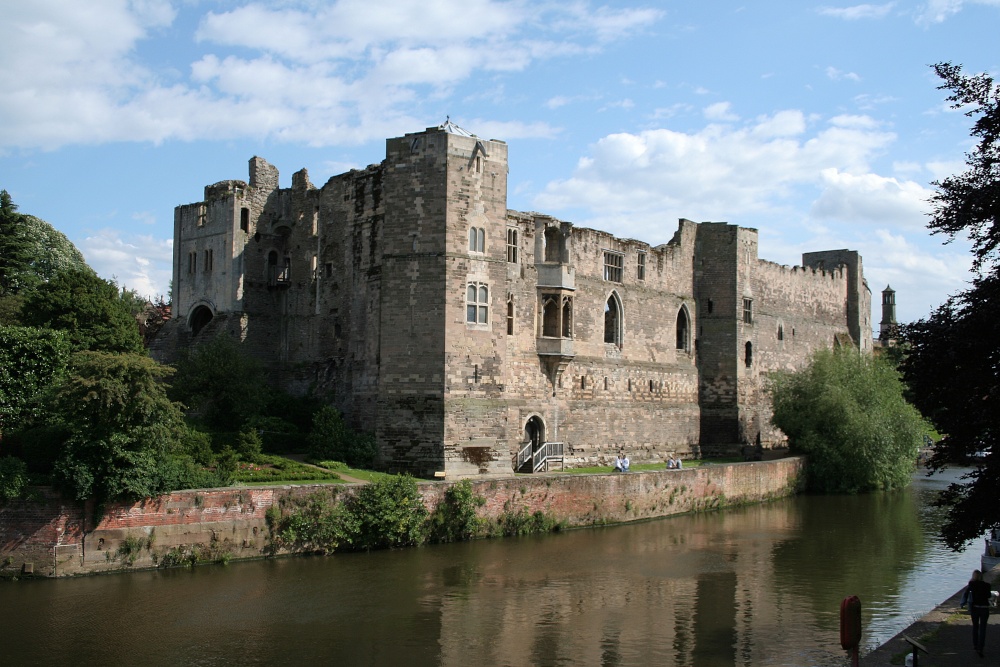Newark Castle photo by Zbigniew Siwik