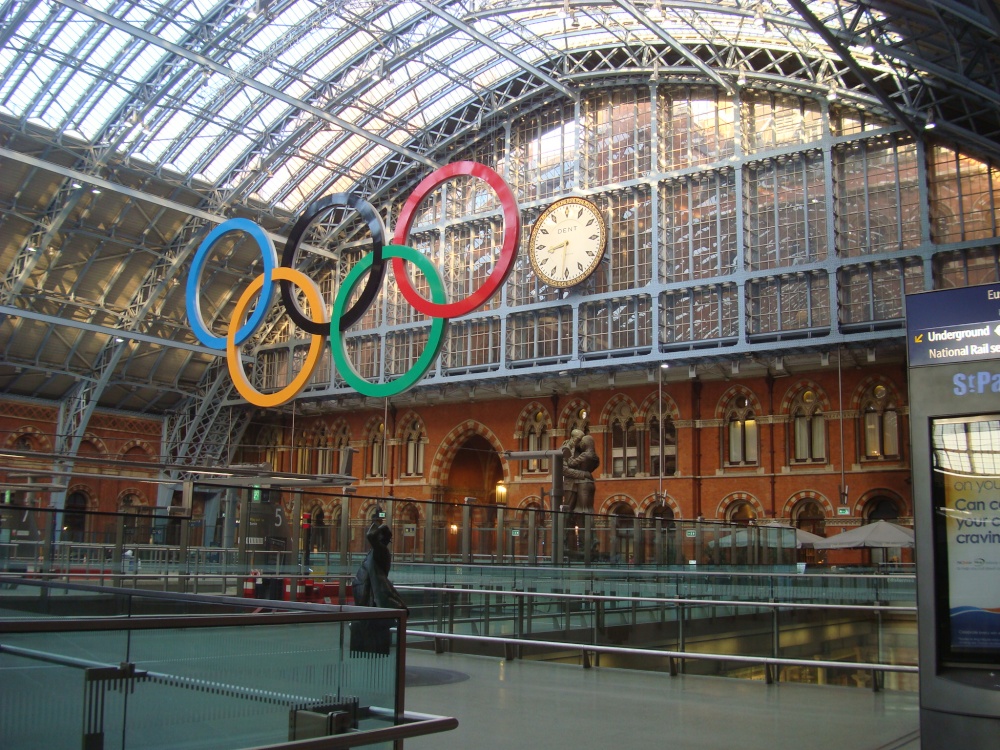 Olympic rings at the Eurostar Terminal