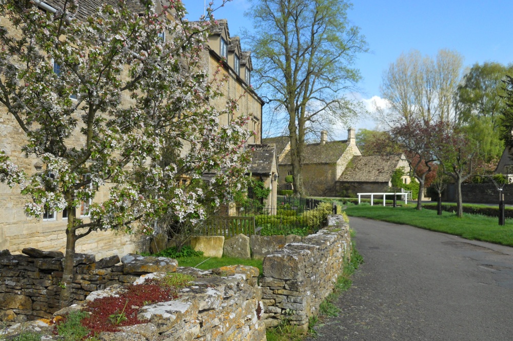 Photograph of Lower Slaughter