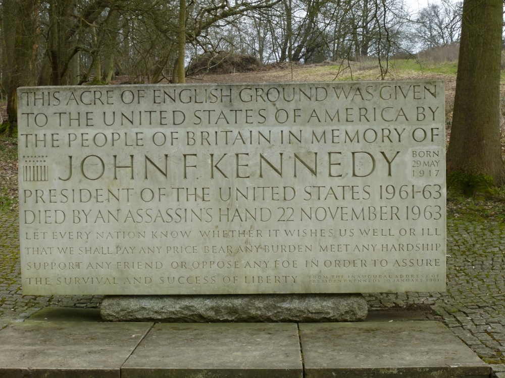 The J F K Memorial photo by Vince Hawthorn