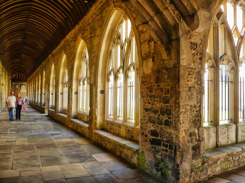 Chichester Cathedral Cloister photo by Hudzik Piotr