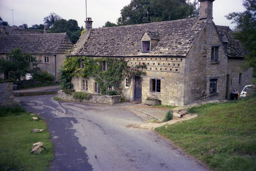 Photograph of Duntisbourne Leer