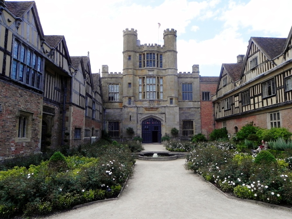 Coughton Court photo by MikeT