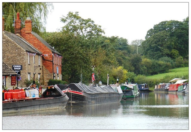 Photograph of Grand Union Canal at Stoke Bruerne