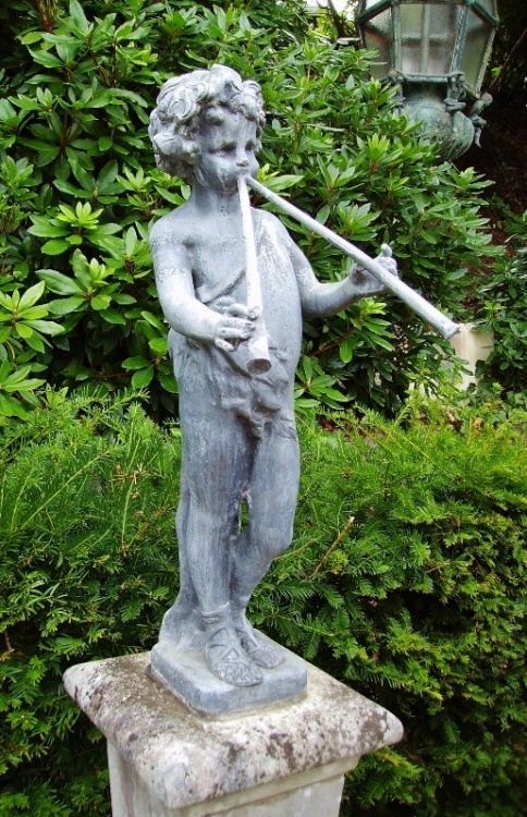 Roman Garden, Compton Acres