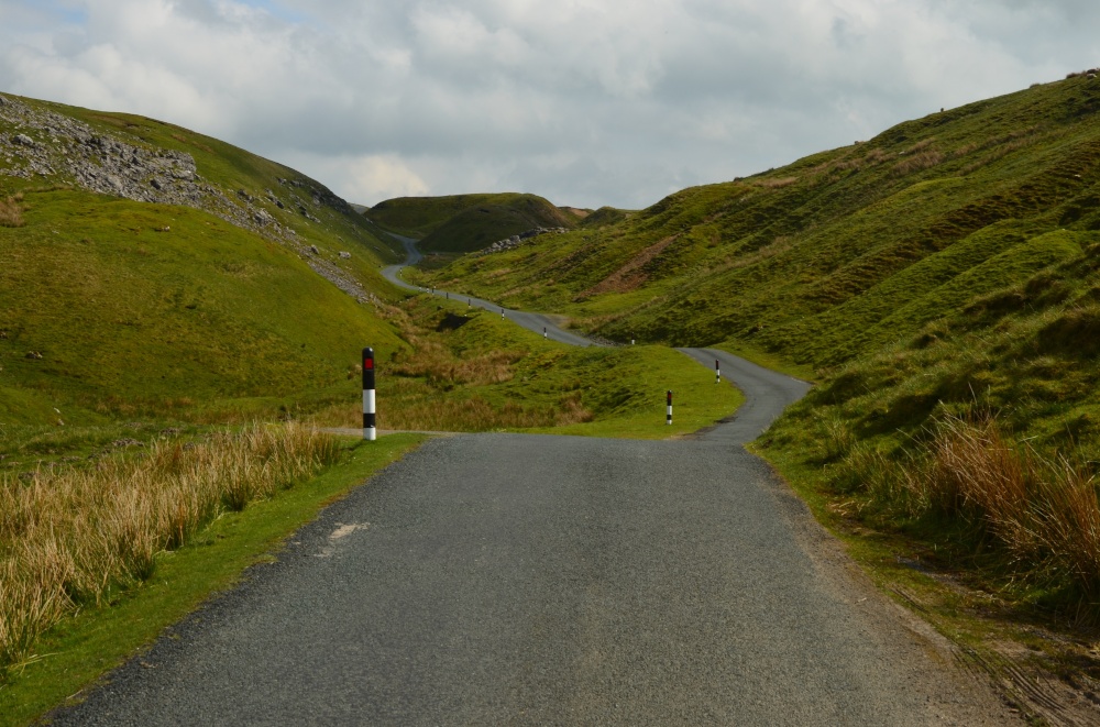 Road from Muker to Askrigg