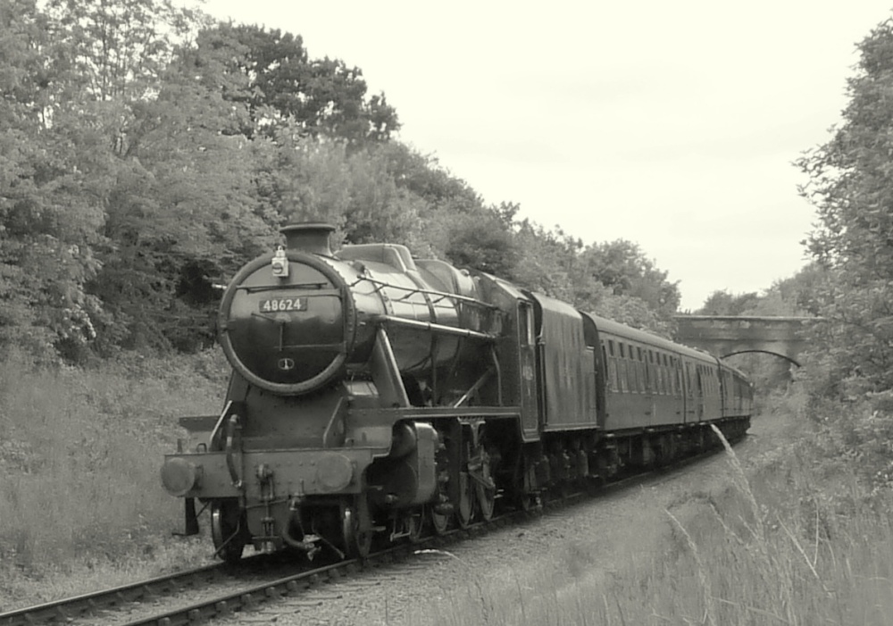 Photograph of Stanier 8F 48624 on the Great Central Railway
