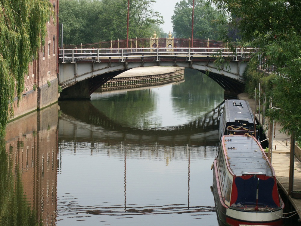 Photograph of River Avon in Tewkesbury