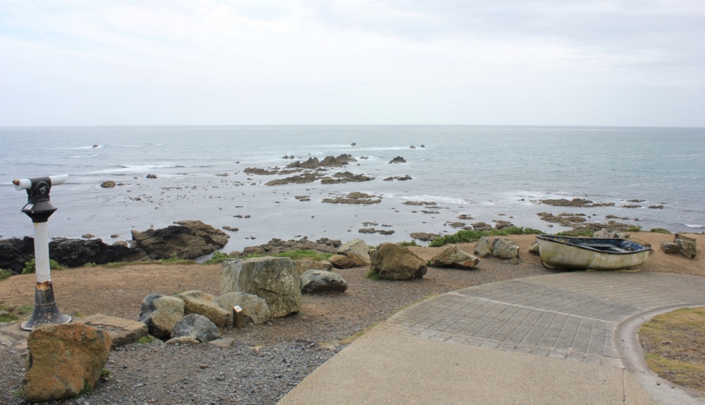 High and dry and to see the sea