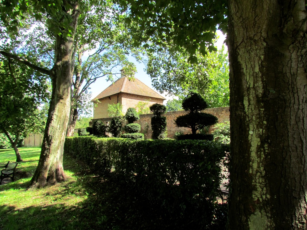 Eastcote House Gardens