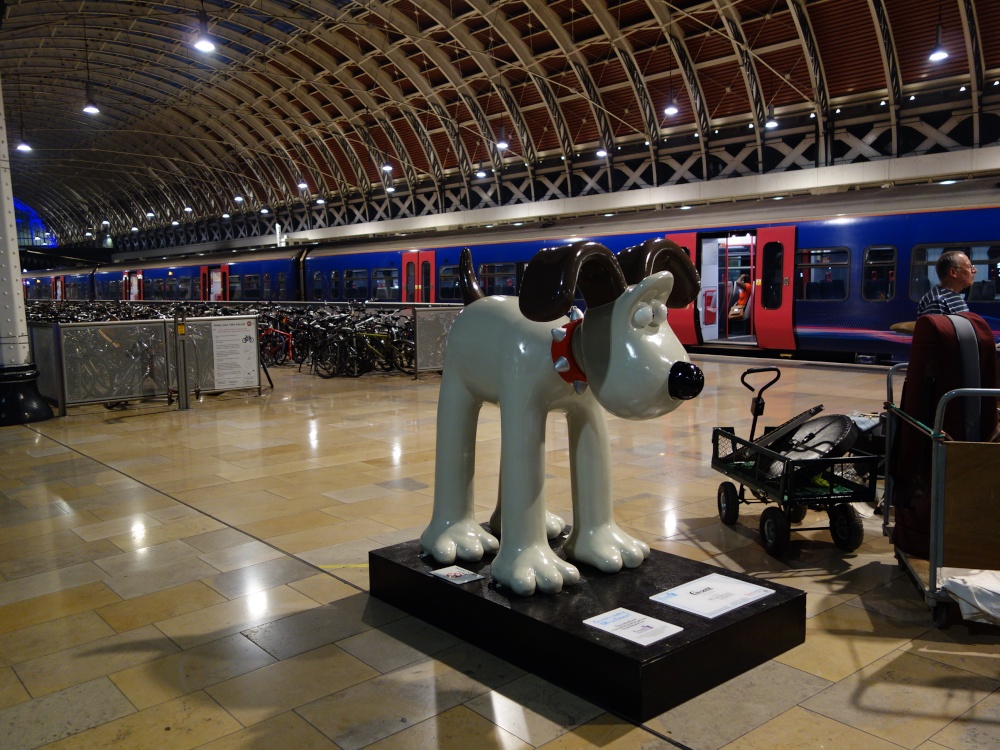 Photograph of Gromit at Paddington Station