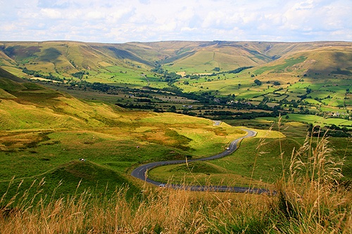 Road below Mam Tor photo by Tom Curtis
