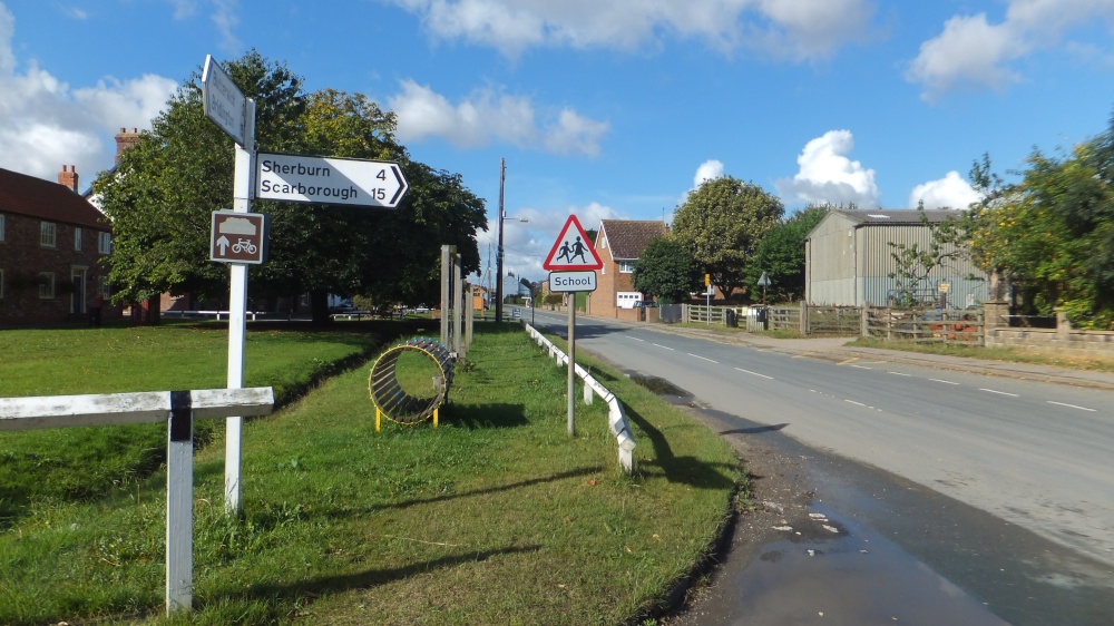 Weaverthorpe Village Street