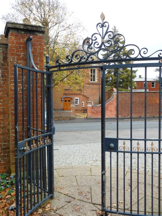 Gate from The Close, Rugby School to Barby Road