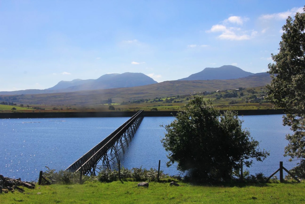 Photograph of Footbridge over Llyn Trawsfyndd