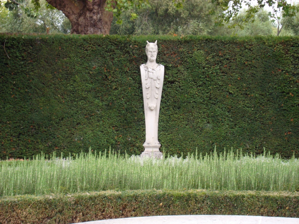 Queen's Garden sculpture