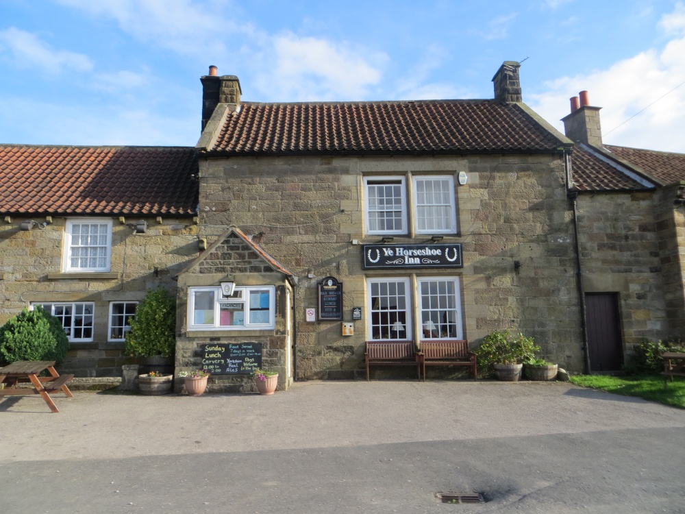Public House - Ye Horseshoe Inn